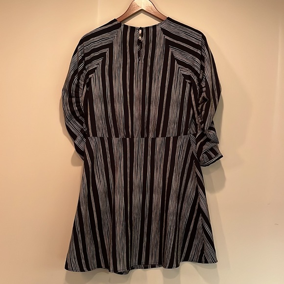 Who What Wear Striped Dress in S - Picture 4 of 4